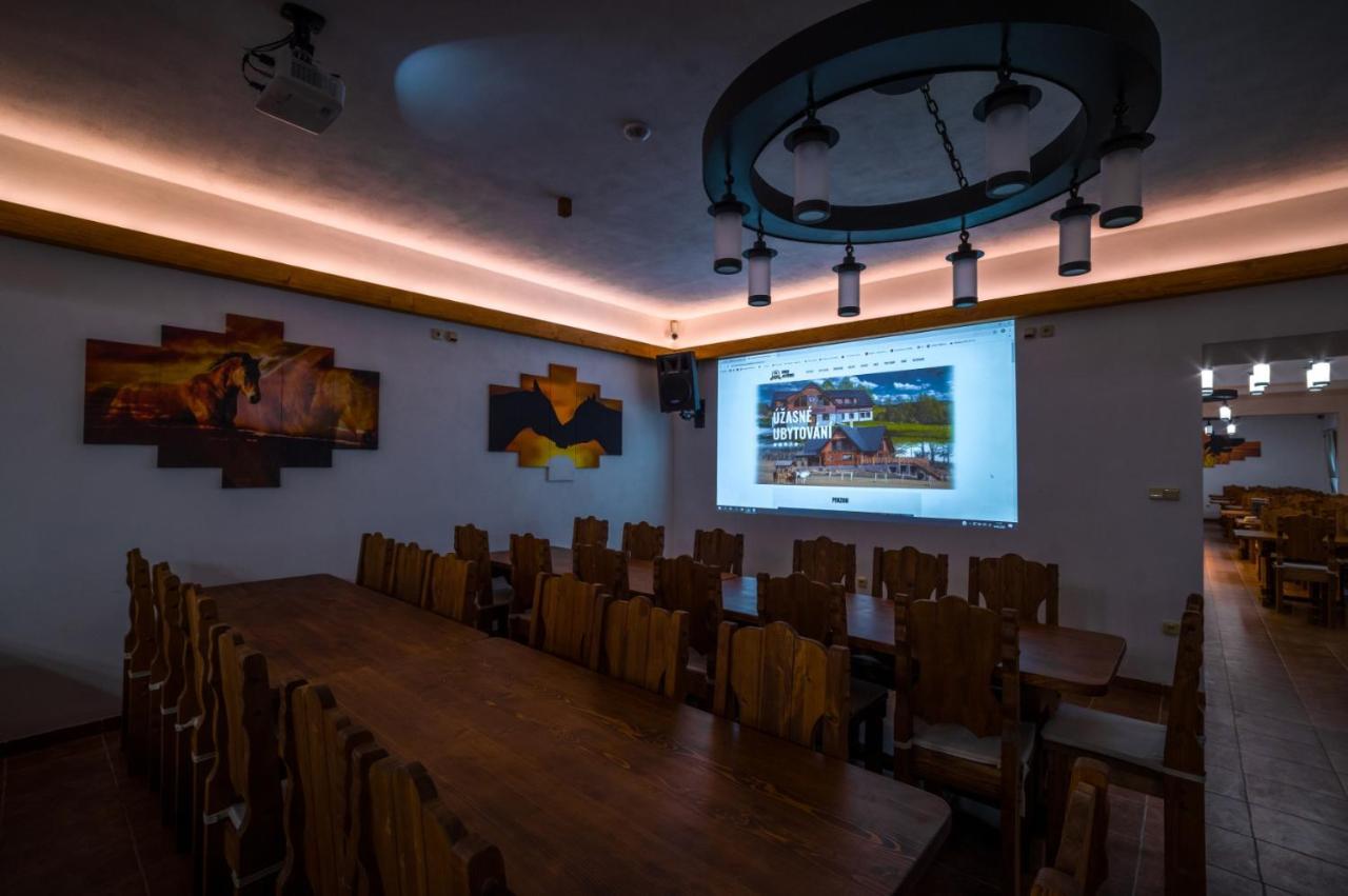 Ranch Jestrebice Hotel Hermanicky Luaran gambar