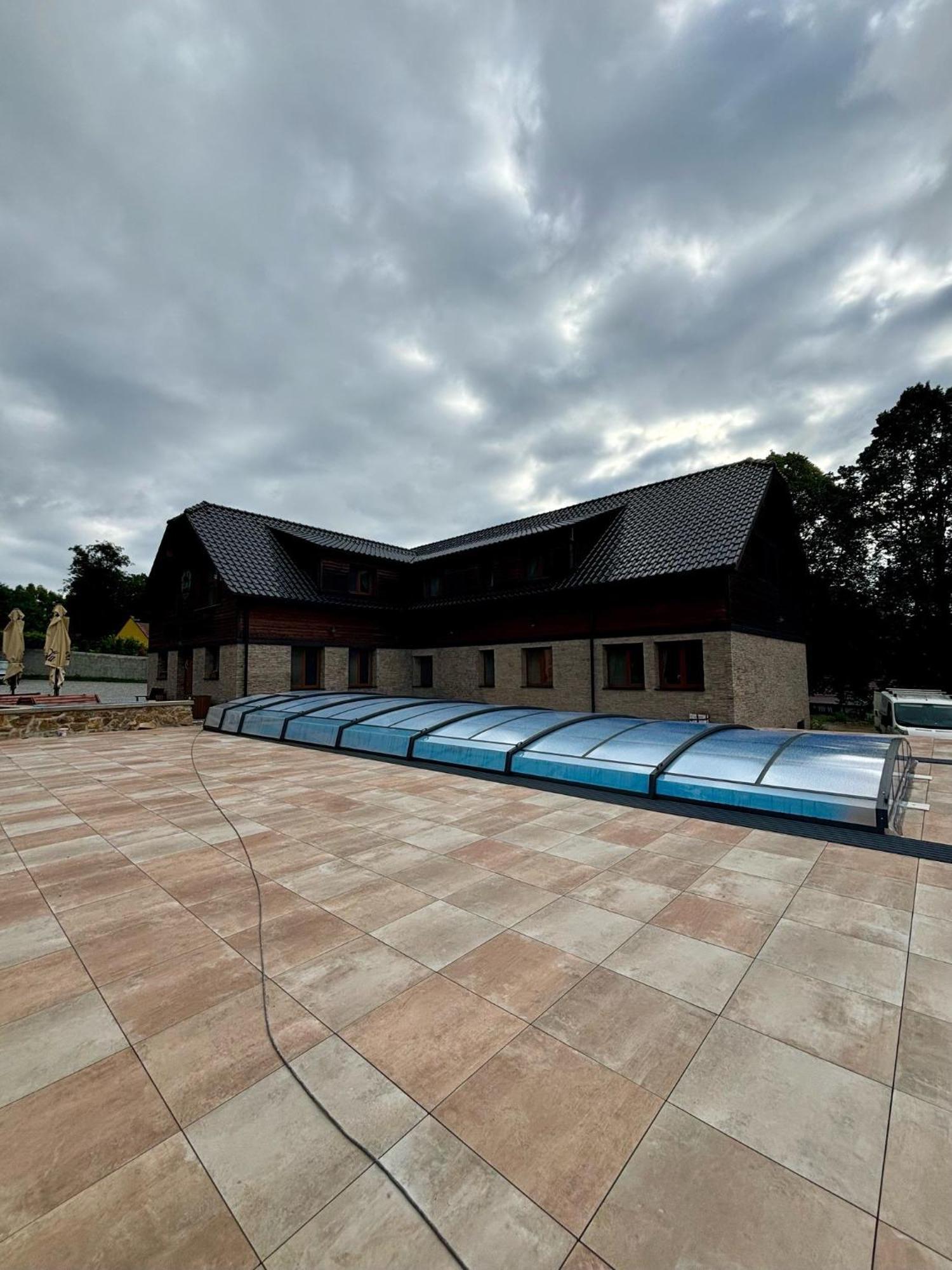 Ranch Jestrebice Hotel Hermanicky Luaran gambar