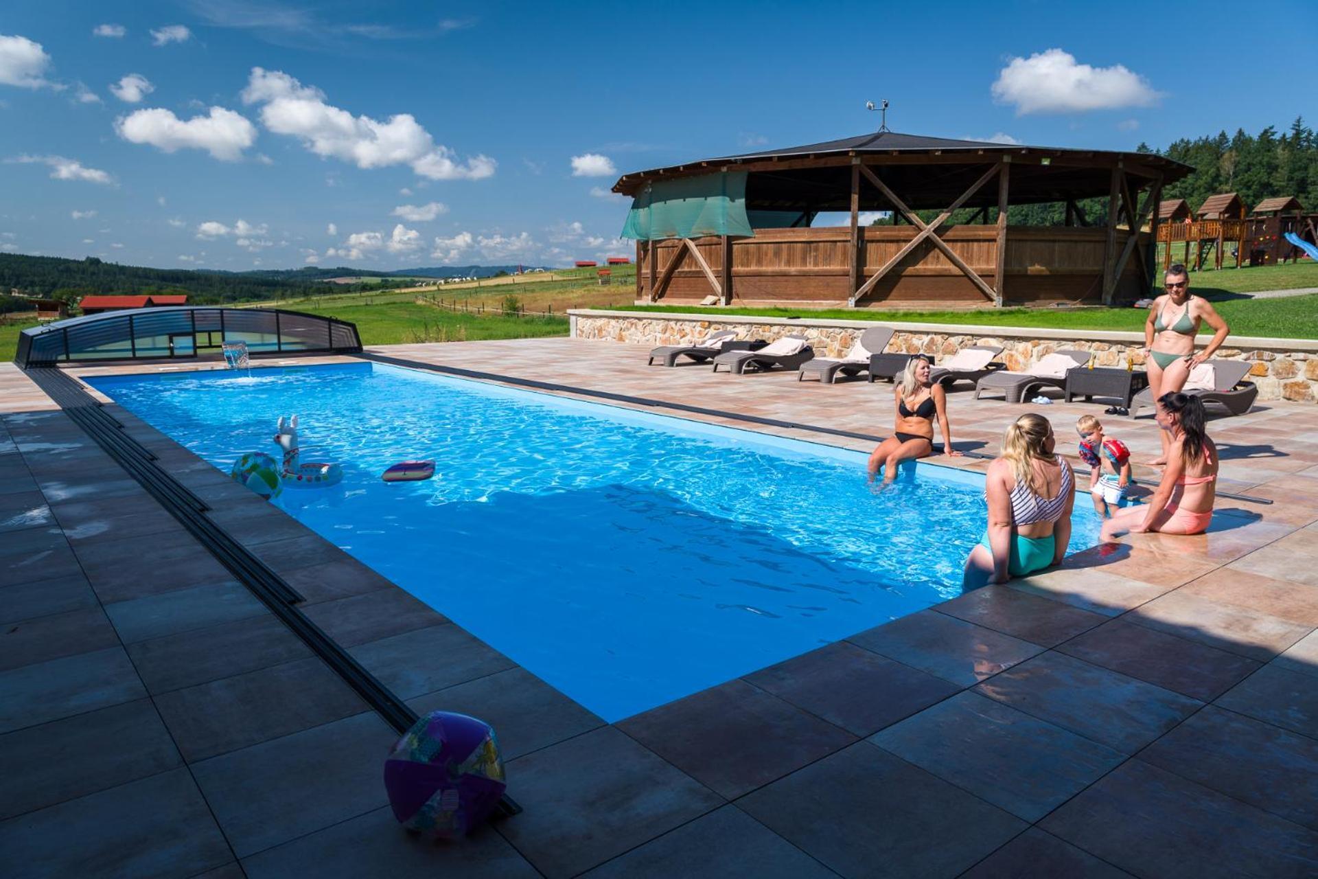 Ranch Jestrebice Hotel Hermanicky Luaran gambar